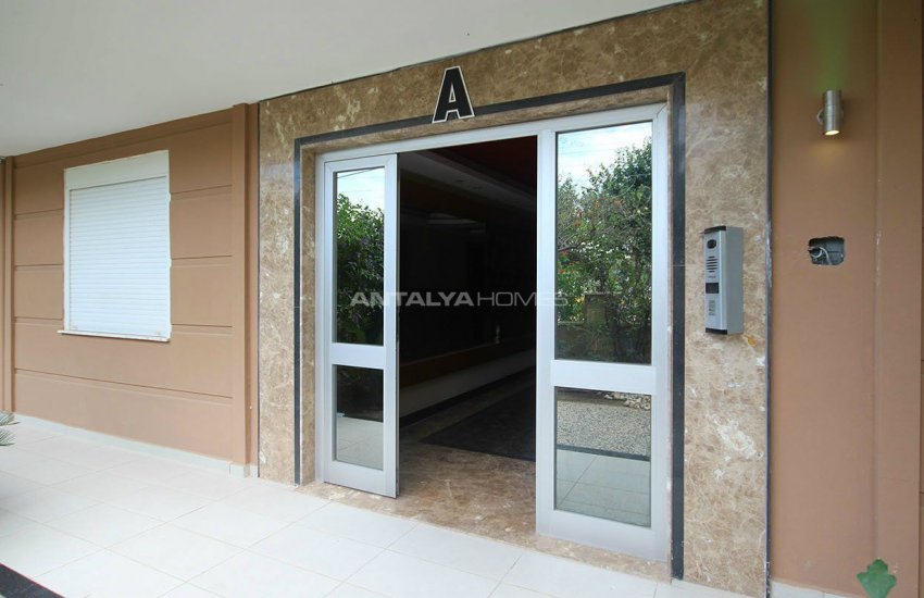Well-located Konyaalti Flats Close to the Social Facilities 13