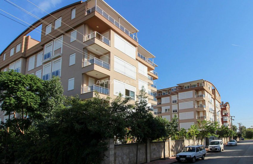 Well-located Konyaalti Flats Close to the Social Facilities 3