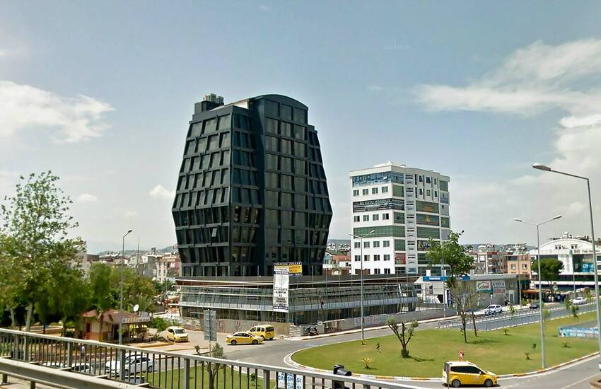 Офисы в Здании с Футуристической Архитектурой в Кепезе 1