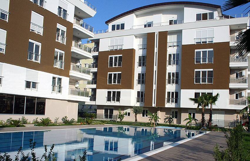 Moderna Lägenheter Med Stor Balkong Till Salu I Antalya