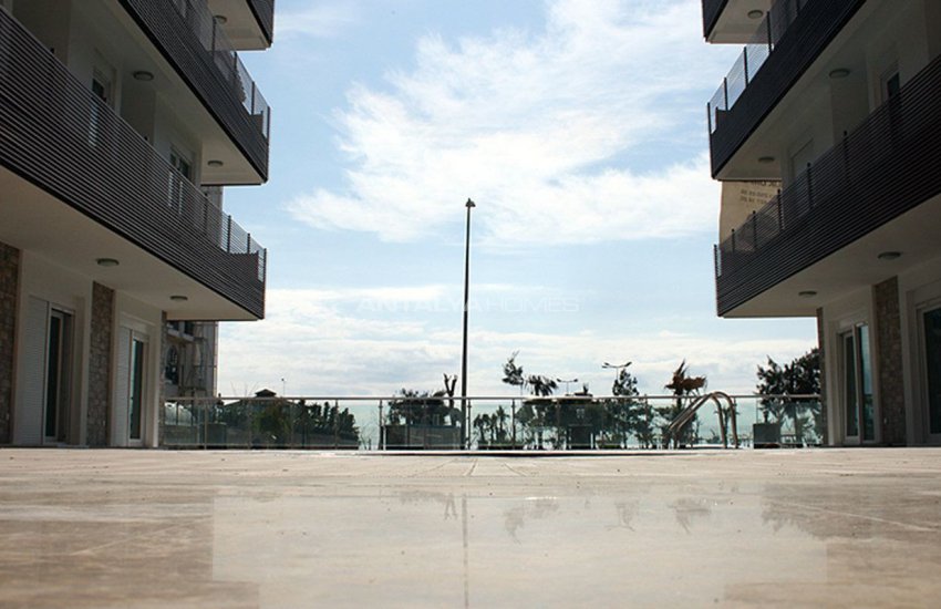 Resale Antalya Apartments in the Residential Complex 6