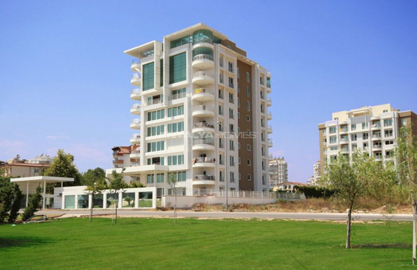 Stunning Sea View Lara Apartments in Antalya 3