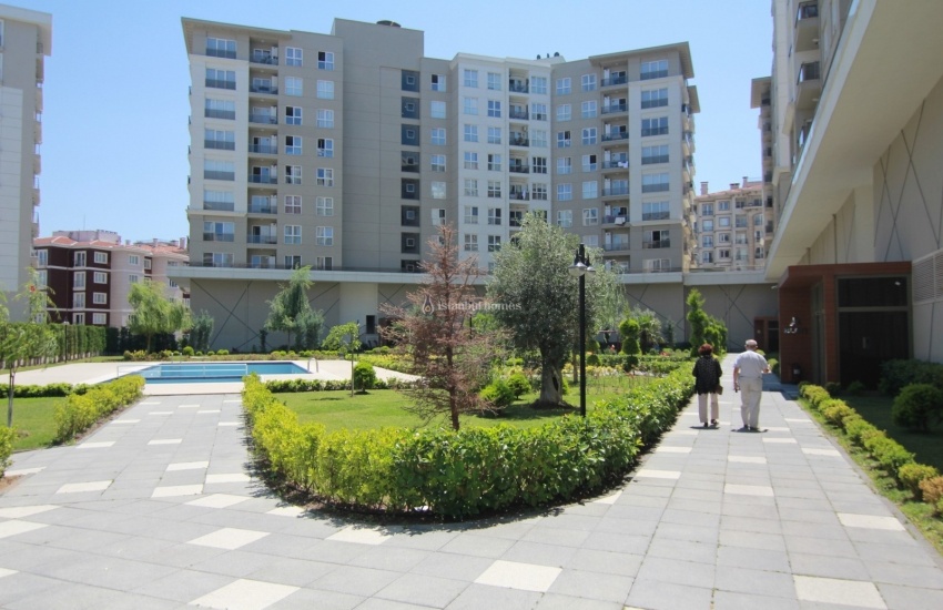 Spacious Esenyurt Properties Close to E-5 Highway in Istanbul
