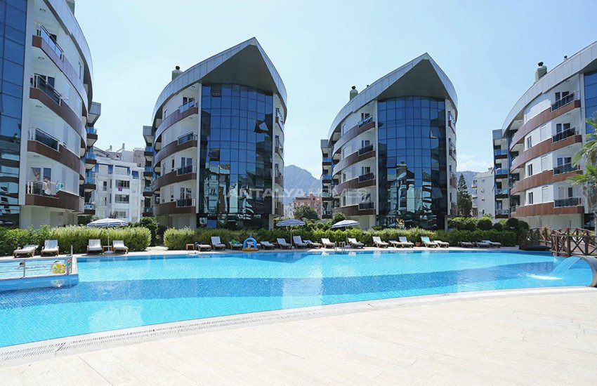 Konyaalti Apartments with Eye-catching Architecture 1