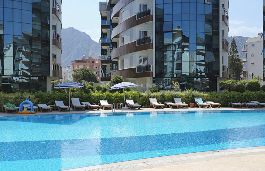 Konyaalti Apartments with Eye-catching Architecture 11