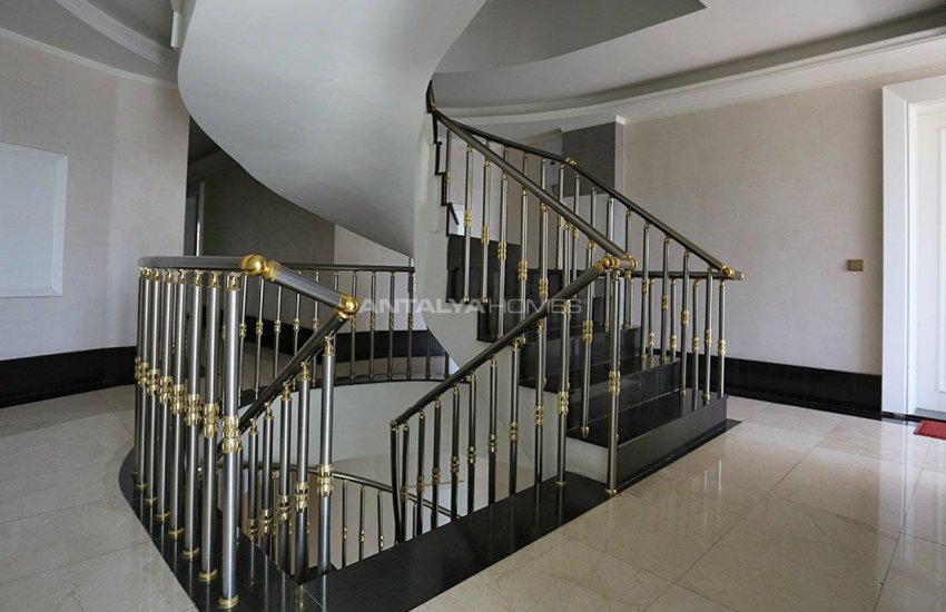 Konyaalti Apartments with Eye-catching Architecture 12