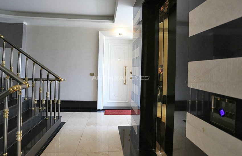 Konyaalti Apartments with Eye-catching Architecture 14
