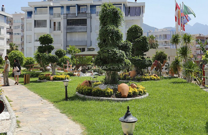 Konyaalti Apartments with Eye-catching Architecture 4