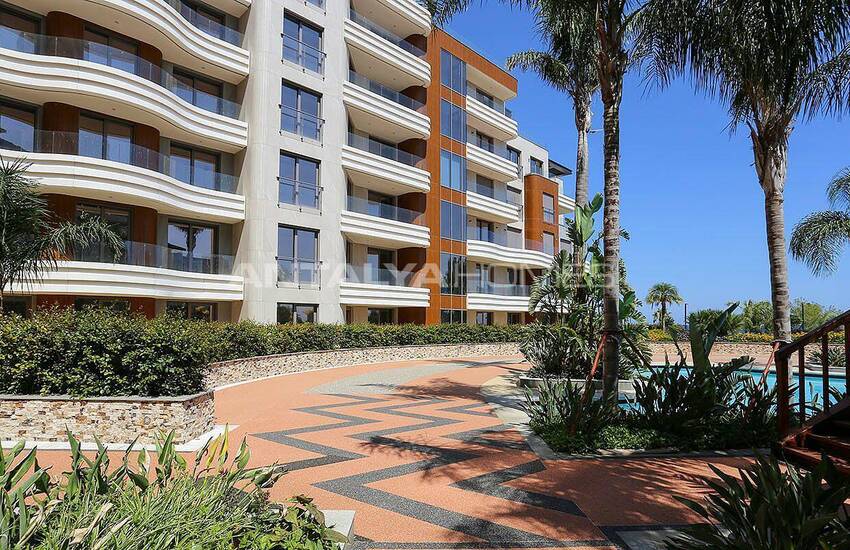 Beachfront Flats with Smart Home System in Antalya Konyaalti 9