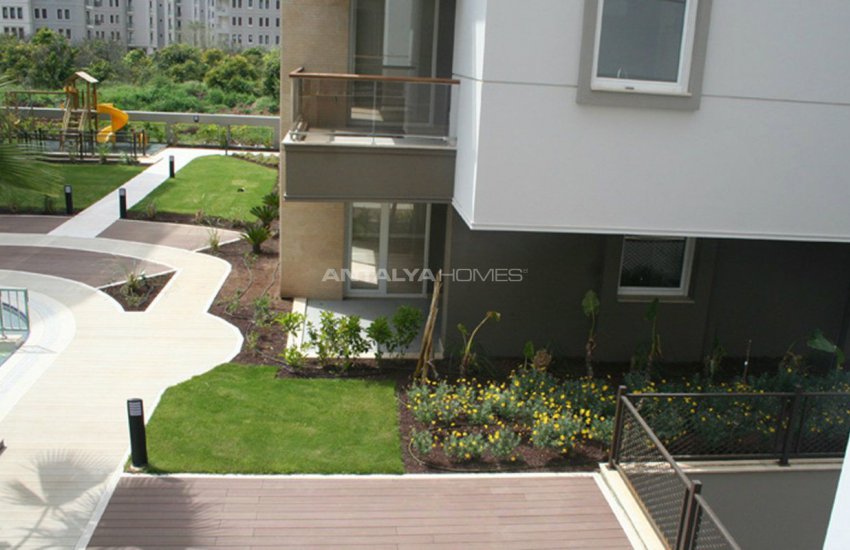 Uluç Mahallesinde Yüzme Havuzlu Site İçinde Lüks Daireler 10