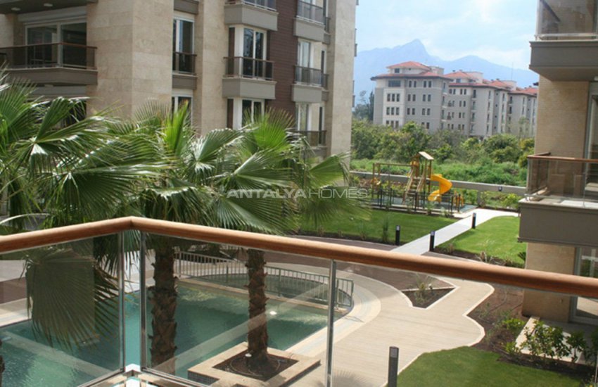 Uluç Mahallesinde Yüzme Havuzlu Site İçinde Lüks Daireler 11