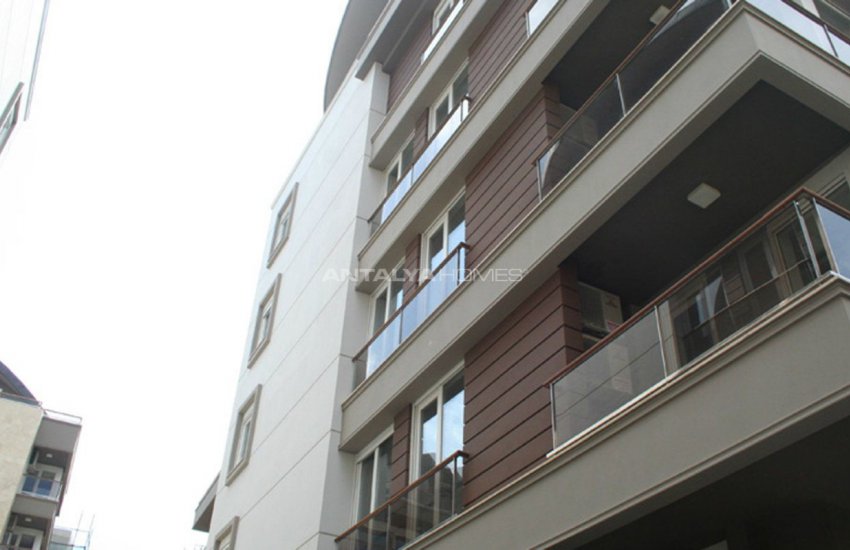 Uluç Mahallesinde Yüzme Havuzlu Site İçinde Lüks Daireler 12