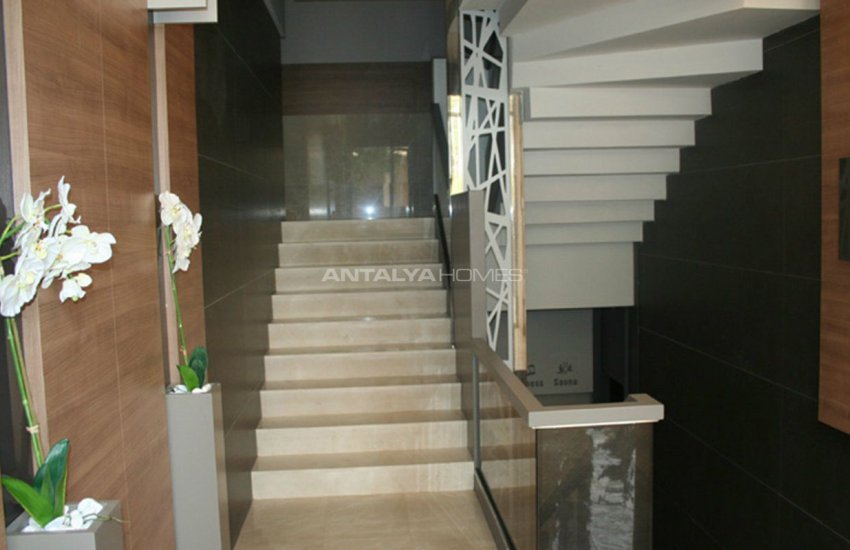 Uluç Mahallesinde Yüzme Havuzlu Site İçinde Lüks Daireler 15