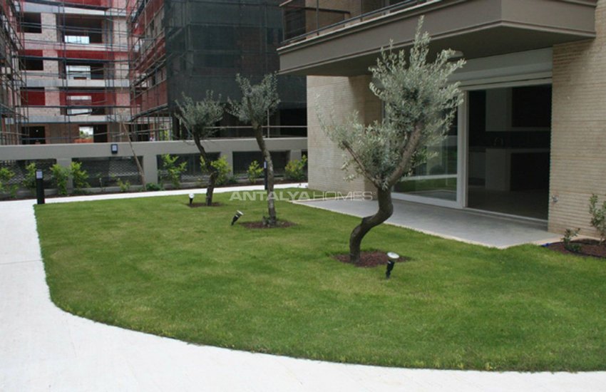 Uluç Mahallesinde Yüzme Havuzlu Site İçinde Lüks Daireler 4