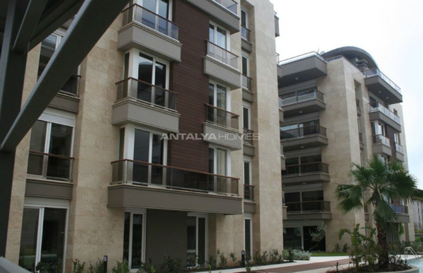 Uluç Mahallesinde Yüzme Havuzlu Site İçinde Lüks Daireler 6