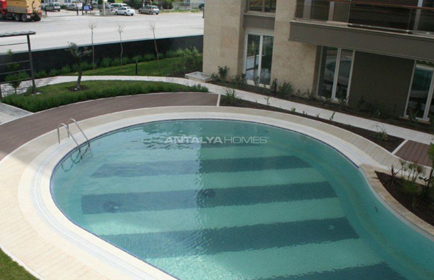 Uluç Mahallesinde Yüzme Havuzlu Site İçinde Lüks Daireler 9