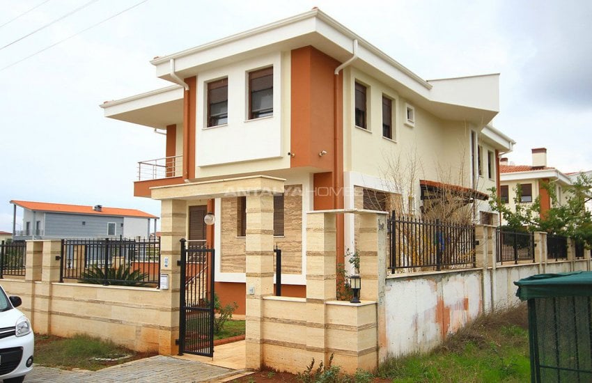 5+2 Villas with Private Pool and Garden in Dosemealti 2