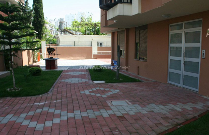 Spacious Property with Blinds in Antalya Turkey 9