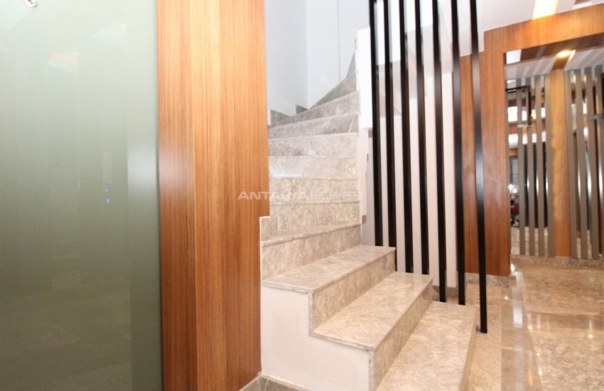 Antalya Bahçelievler'de Akıllı Ev Sistemli Satılık Lüks Daireler 12