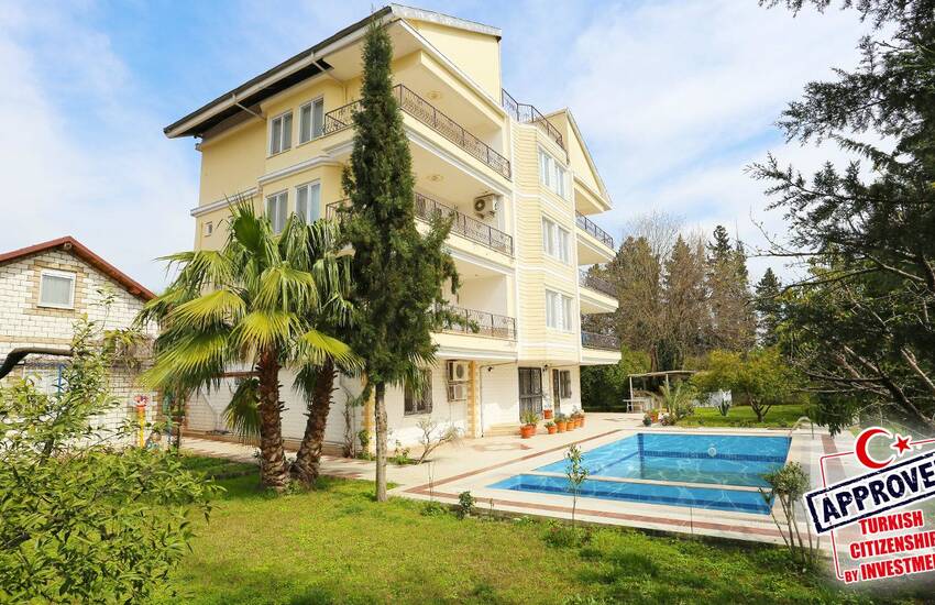 Detached Spacious Houses with Swimming Pool in Antalya