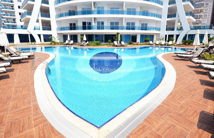 Modernly Designed Seafront Apartments in Alanya Mahmutlar 4