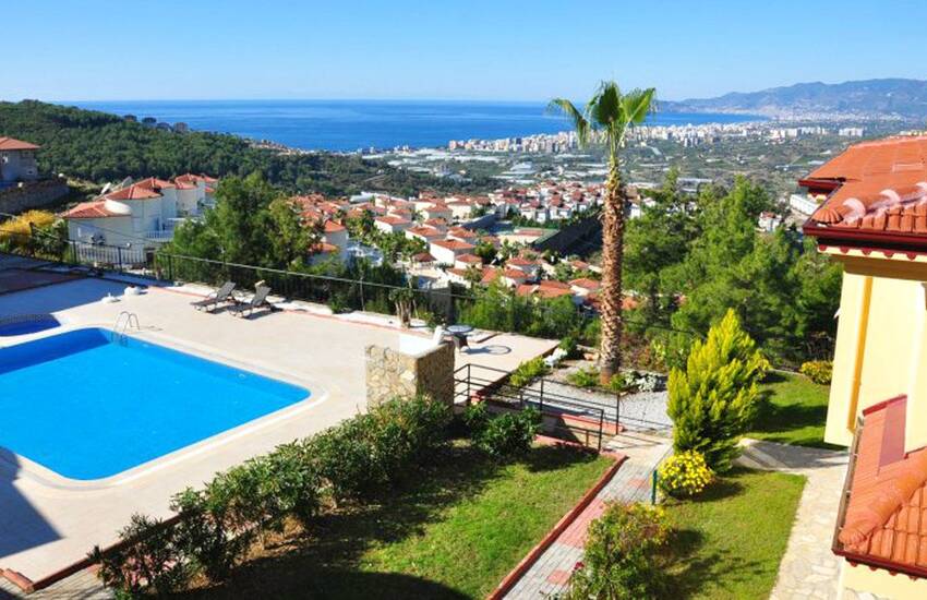 New Villa with Sea View in Alanya 1