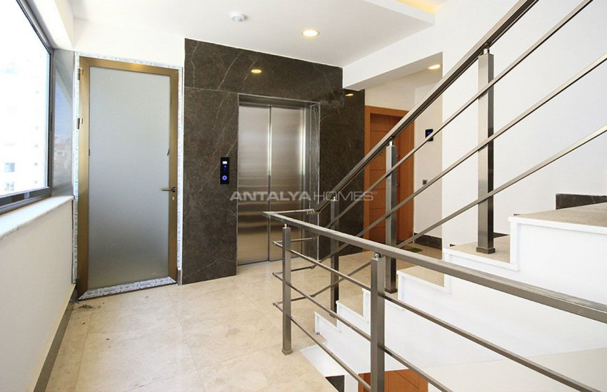 آپارتمان مرکزی در آنتالیا نزدیک به دریا 10