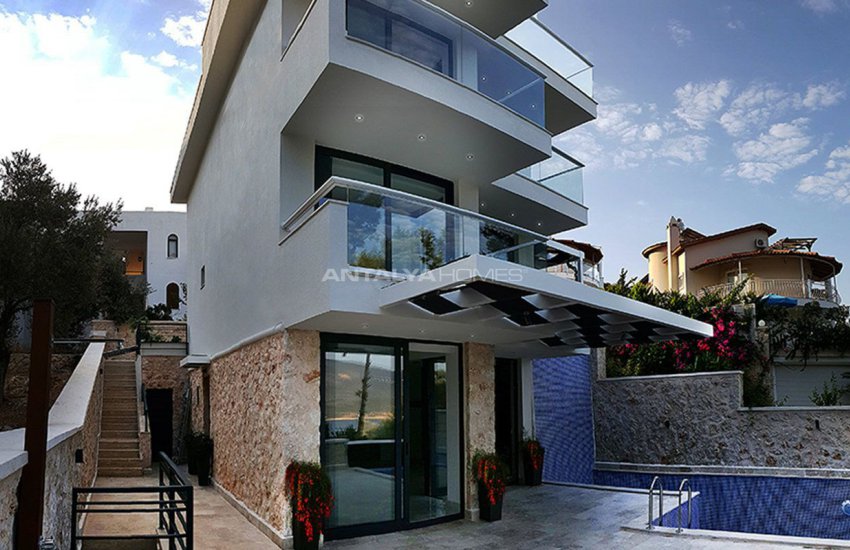 Exclusive Triplex Villa in Kalkan with Private Features 4