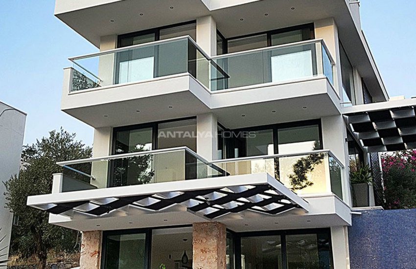 Exclusive Triplex Villa in Kalkan with Private Features 10