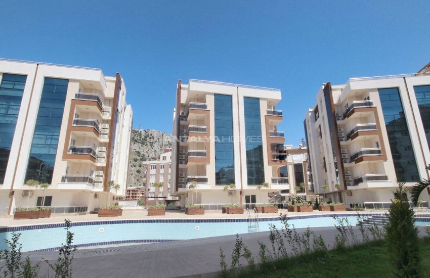 شقق بإطلالة خلابة غير منقطعة على الطبيعة والجبال في كونيالتي 1