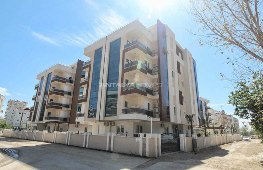 شقق بإطلالة خلابة غير منقطعة على الطبيعة والجبال في كونيالتي 2