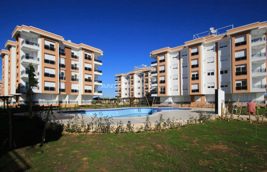 Квартира в Кепезе, Анталия на Среднем Этаже Жилого Комплекса 10