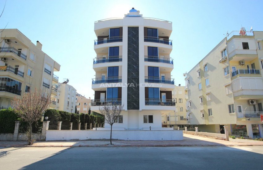 Real Estate Within Walking Distance to the Beach in Antalya 2