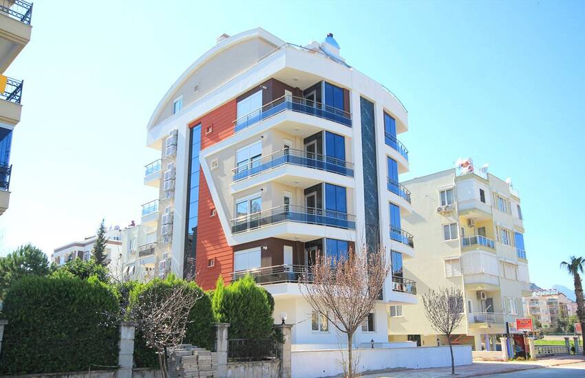 Real Estate Within Walking Distance to the Beach in Antalya