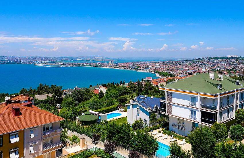 Appartementen Met Uitzicht Op Zee En Het Meer In Istanbul