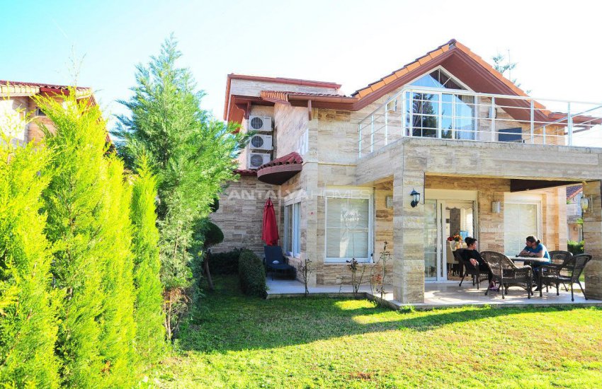 Central Detached Villas with Taurus Mountain View in Kemer 1
