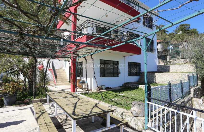 Modern Villa Med Utsikt Över Stan Och Havet I Konyaalti 1