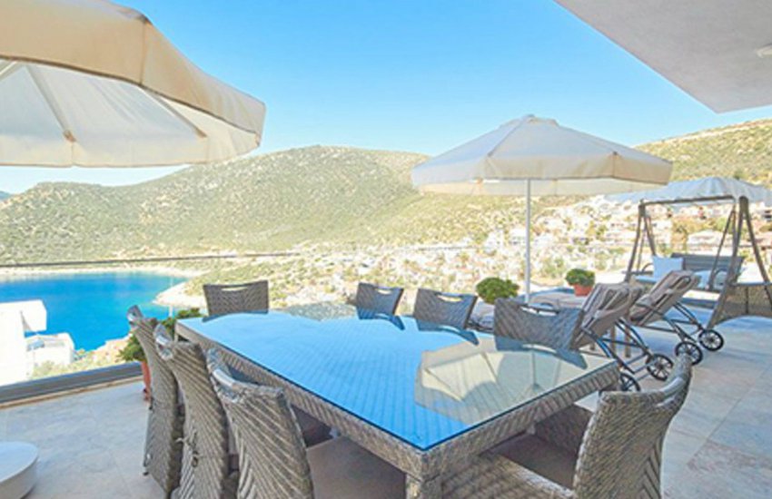 Kalkan'da Plaja 250 Metre Uzaklıkta Komple Eşyalı Villa 12