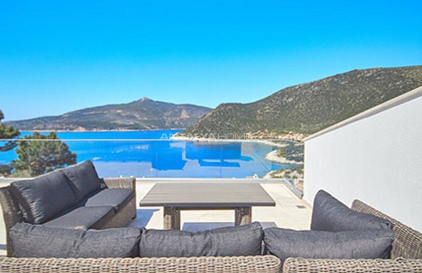 Kalkan'da Plaja 250 Metre Uzaklıkta Komple Eşyalı Villa 15