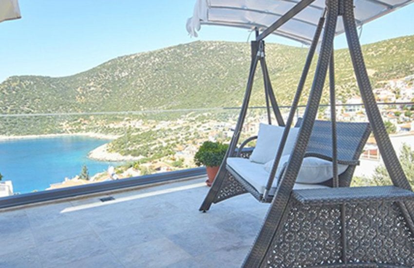 Kalkan'da Plaja 250 Metre Uzaklıkta Komple Eşyalı Villa 4
