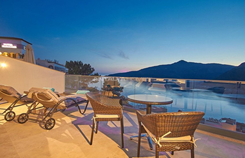 Kalkan'da Plaja 250 Metre Uzaklıkta Komple Eşyalı Villa 8