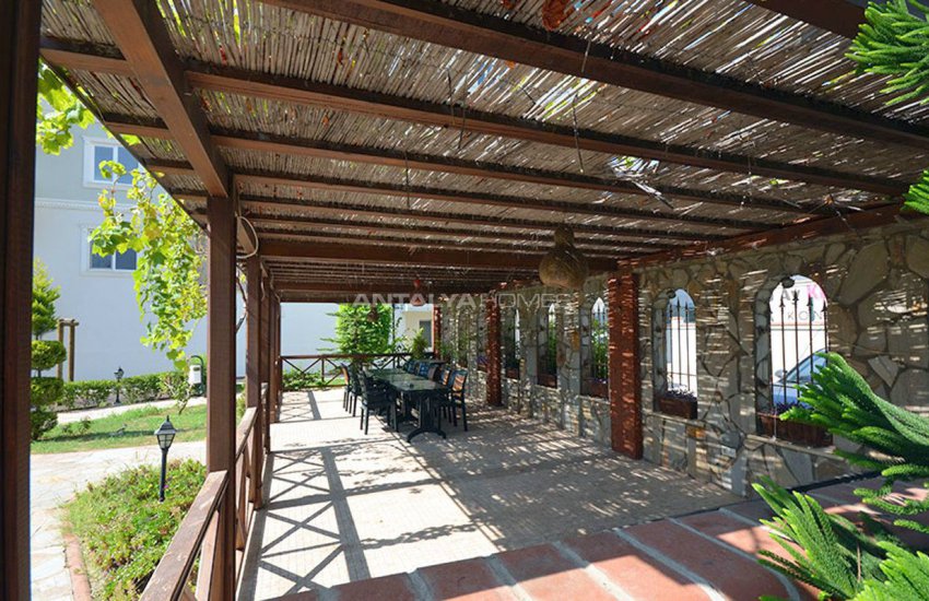 Alanya Tosmur'da Denize Yakın Site İçinde Lüks Daireler 11