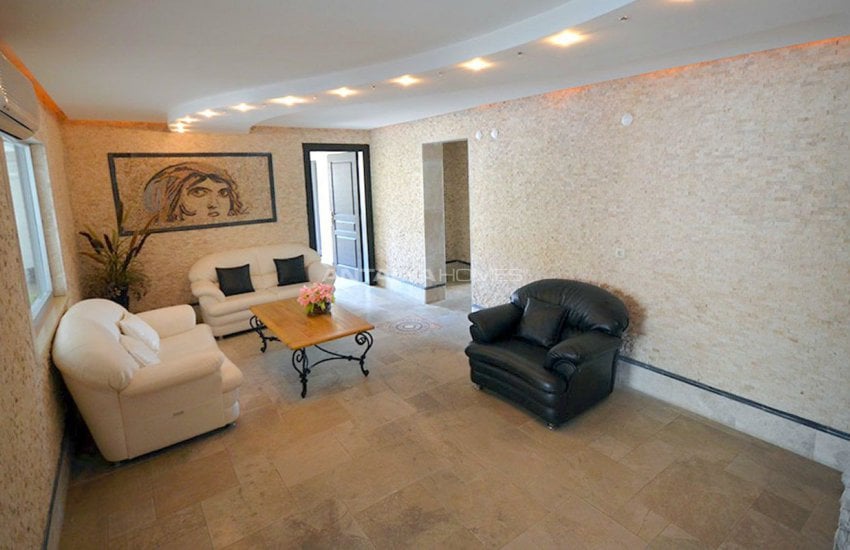 Alanya Tosmur'da Denize Yakın Site İçinde Lüks Daireler 19