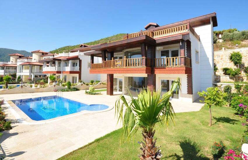 Sea View Luxurious Villa in Alanya 1
