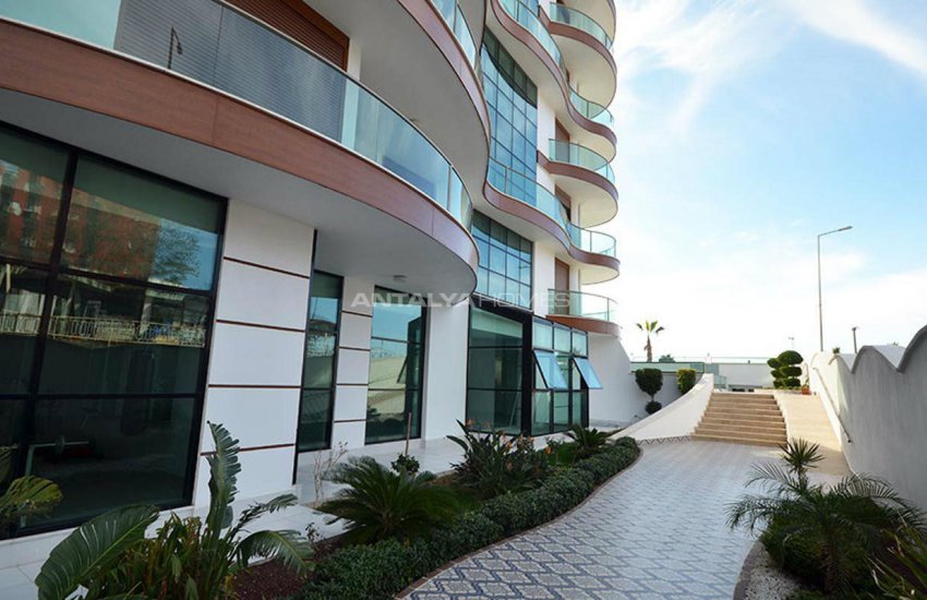 Seaside Apartments Close Social Amenities in Alanya Oba 7