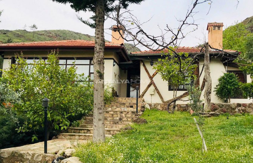 Aksu Karaöz’de Mobilyalı 3+1 Müstakil Çiftlik Evi 3