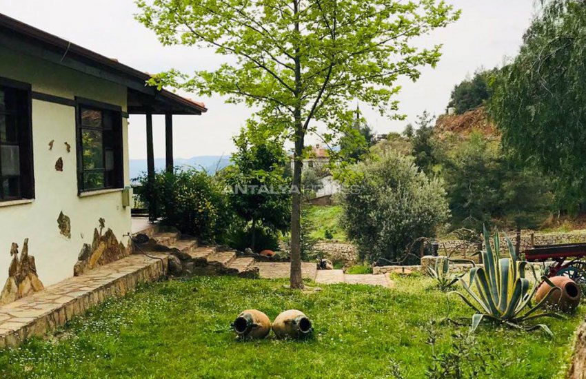 Aksu Karaöz’de Mobilyalı 3+1 Müstakil Çiftlik Evi 9