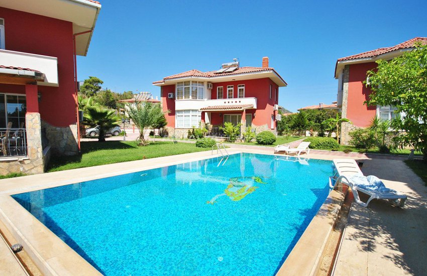 Çamyuva’da Ortak Havuzlu ve Bahçeli Müstakil Villa 2