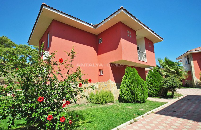 Çamyuva’da Ortak Havuzlu ve Bahçeli Müstakil Villa 12