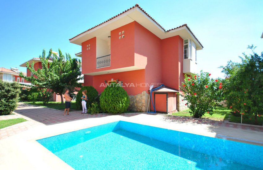 Çamyuva’da Ortak Havuzlu ve Bahçeli Müstakil Villa 5